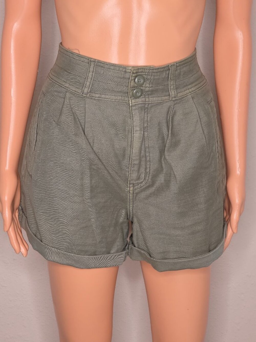 American Eagle Baggy Mom High-Rise Short, Size 6